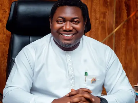 UYO CHAIRMAN RALLIES STUDENTS FOR MASS VOTER REGISTRATION, ANNOUNCES NEW BURSARY PAYMENTS